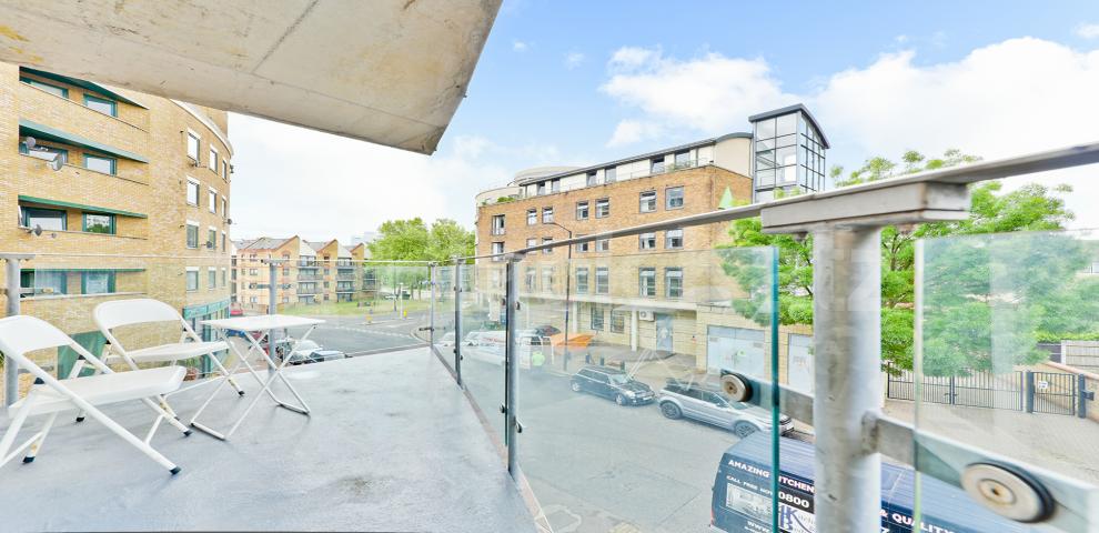 			NEW INSTRUCTION (Includes water rates)., 1 Bedroom, 1 bath, 1 reception Apartment			 Pacific wharf, 165 Rotherhithe Street , Rotherhithe 